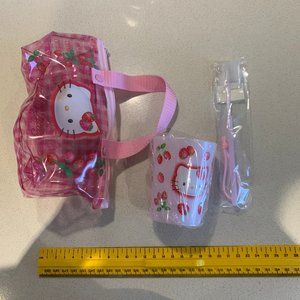 HELLO KITTY TOILETRY KIT